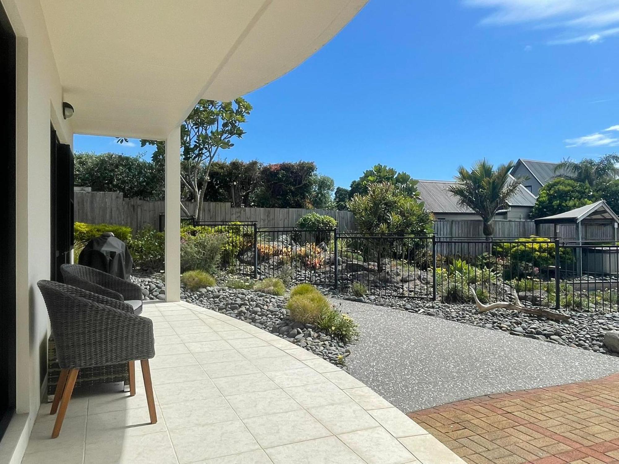 Ocean Breeze Resort Pauanui Buitenkant foto