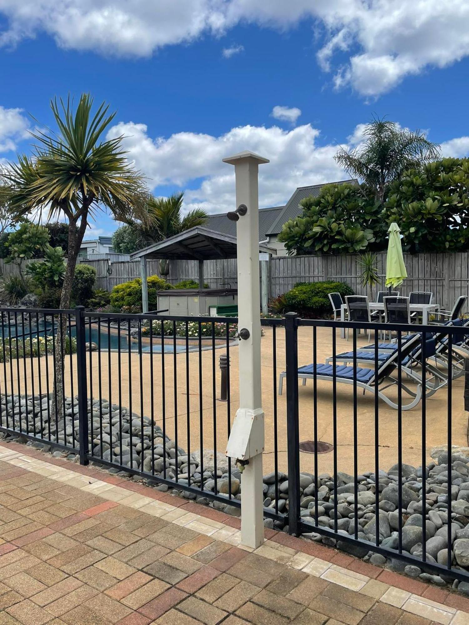 Ocean Breeze Resort Pauanui Buitenkant foto