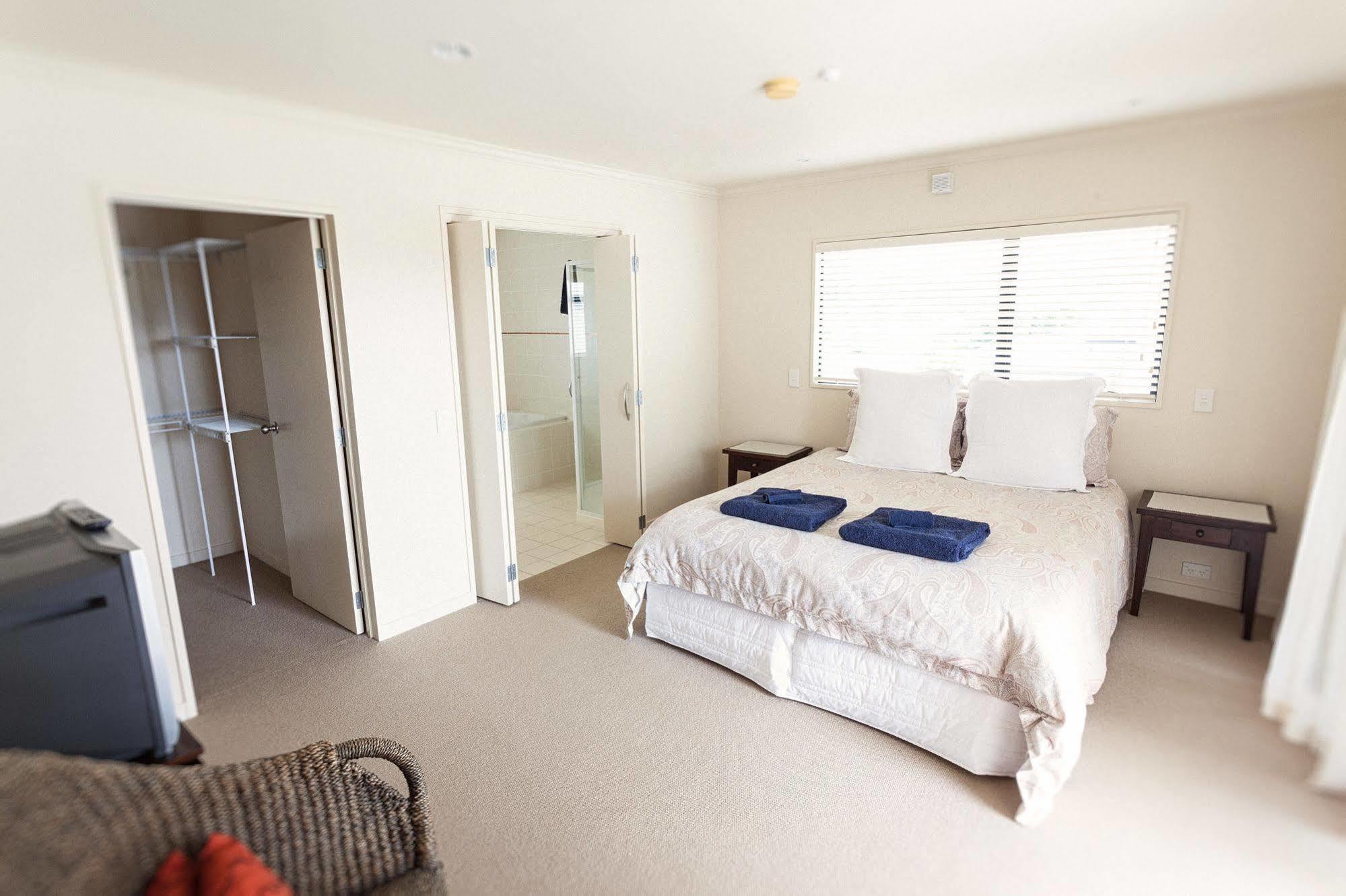 Ocean Breeze Resort Pauanui Buitenkant foto